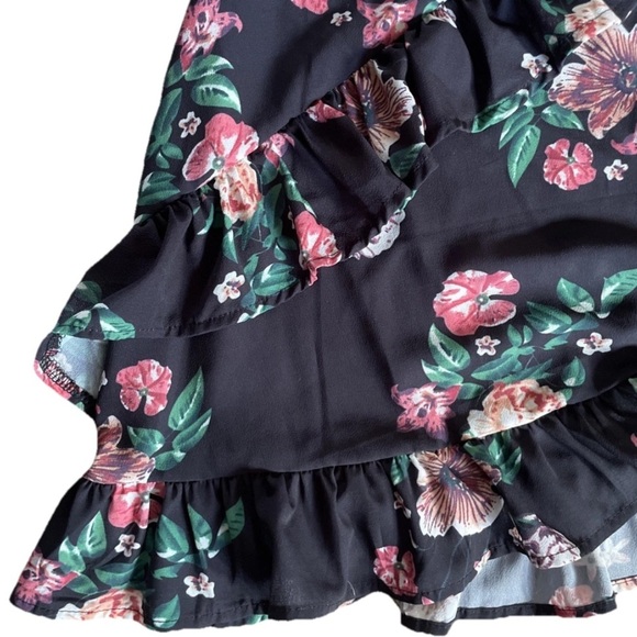 Locryz Blouse Top Wrap Women’s Small Black Floral Ruffle Tie Waist Baby Doll EUC - Picture 6 of 8